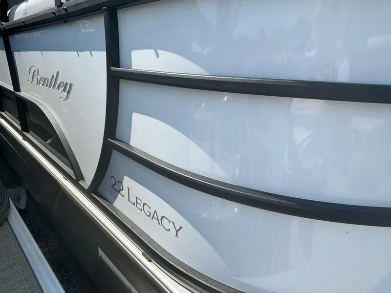 Slide: The Image of Bentley Pontoons Legacy 223 Navigator 2024 - 14