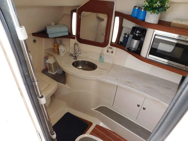 Slide: The Image of Grady-White Freedom 375 2018 - 13