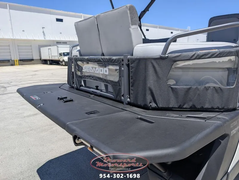 Slide: The Image of Sea-Doo Switch Cruise 21 2024 - 10