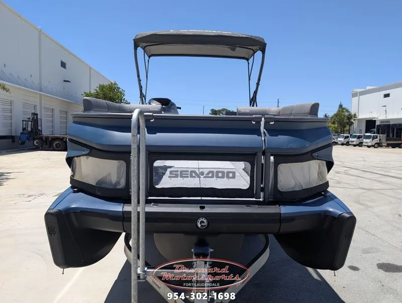 Slide: The Image of Sea-Doo Switch Cruise 21 2024 - 2