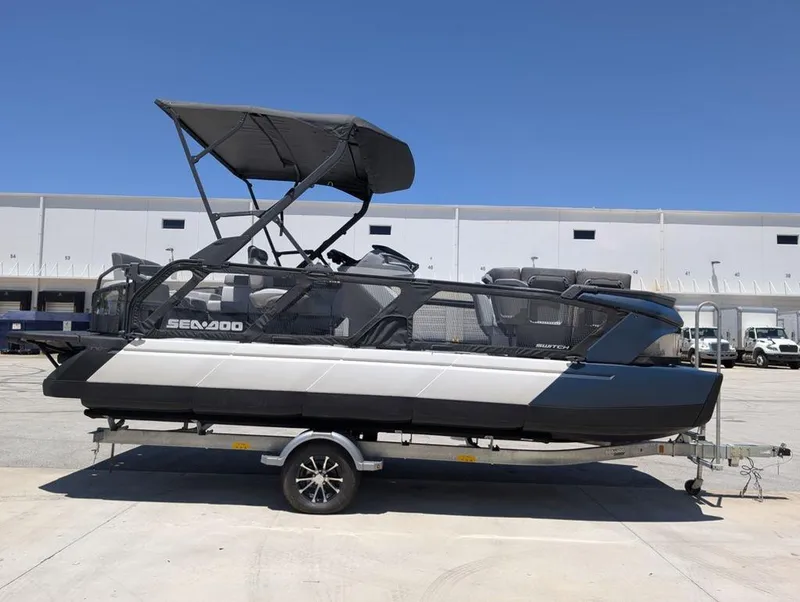 Slide: The Image of Sea-Doo Switch Cruise 21 2024 - 40