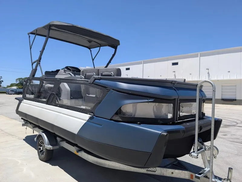 Slide: The Image of Sea-Doo Switch Cruise 21 2024 - 41