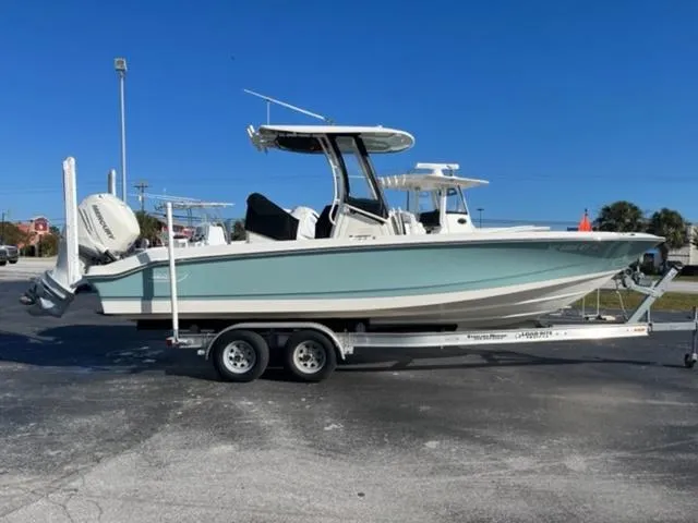 Slide: The Image of Boston Whaler 250 Dauntless 2021 - 2