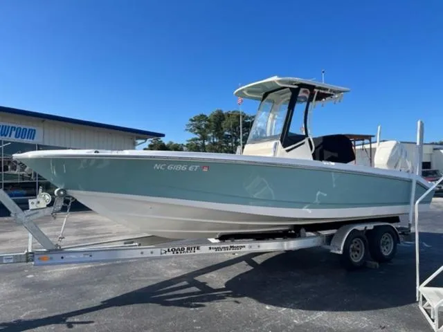 Slide: The Image of Boston Whaler 250 Dauntless 2021 - 3