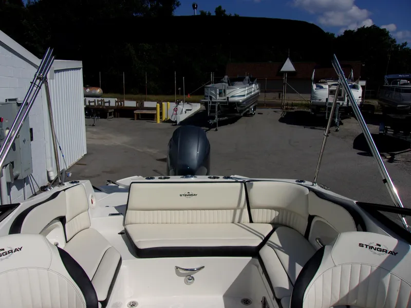 Slide: The Image of Stingray 211 DC 2024 - 5