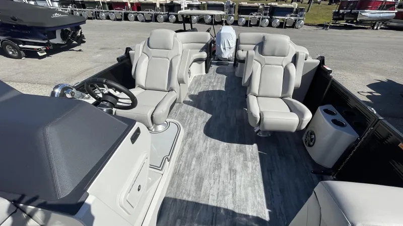 Slide: The Image of Crest Caribbean LX 250SLC CP3 2024 - 6