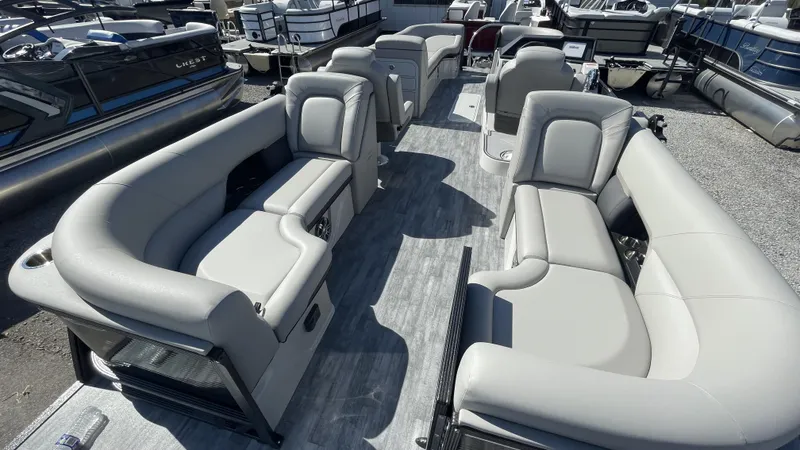 Slide: The Image of Crest Caribbean LX 250SLC CP3 2024 - 8