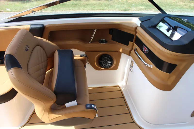 Slide: The Image of Chaparral 307 SSX 2023 - 10