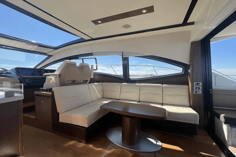 Slide: The Image of Sea Ray 400 Sundancer 2016 - 33