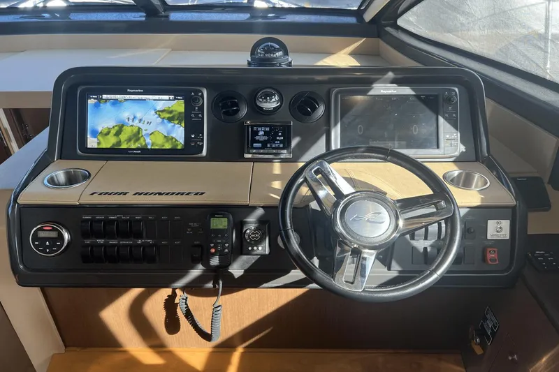 Slide: The Image of Sea Ray 400 Sundancer 2016 - 40