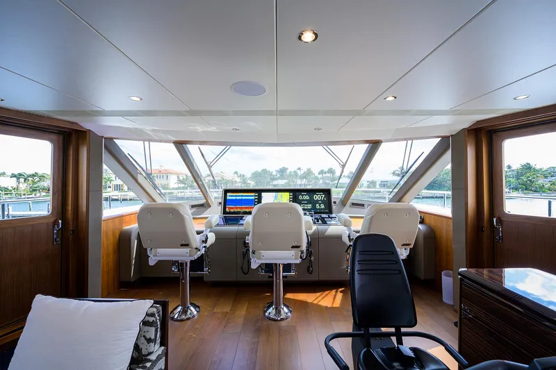 Slide: The Image of Ocean Alexander 100 Zephyr-Skylounge - 22