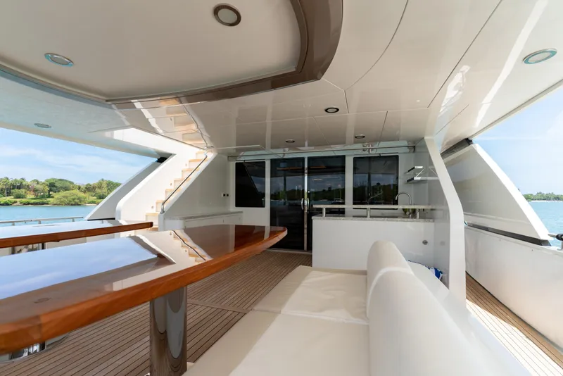 Slide: The Image of Ocean Alexander 100 Zephyr-Aft Deck - 6