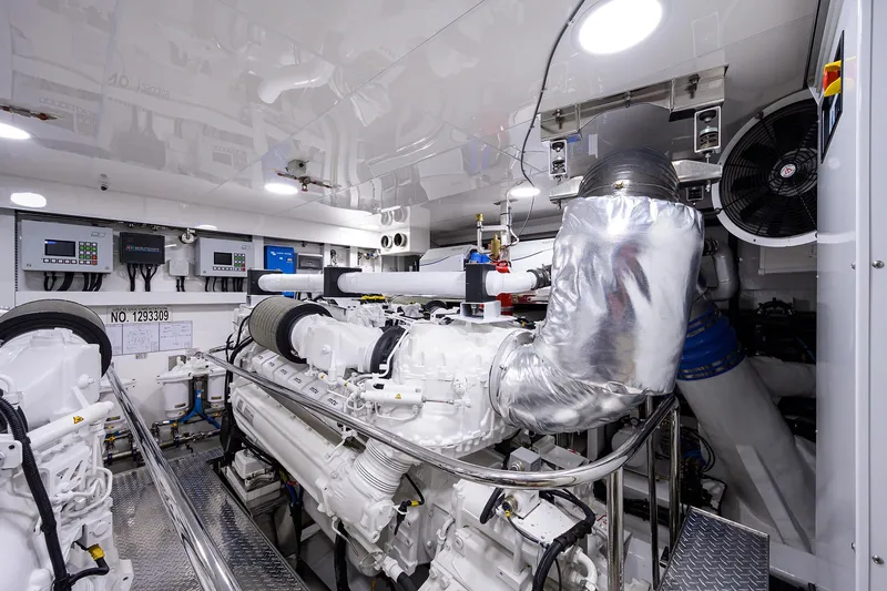 Slide: The Image of Ocean Alexander 100 Zephyr-Engine Room - 69