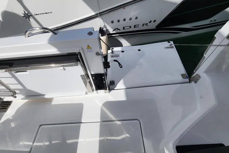 Slide: The Image of 2024 Jeanneau Leader 9.0 WA S2 boat deck with storage compartments. - 39