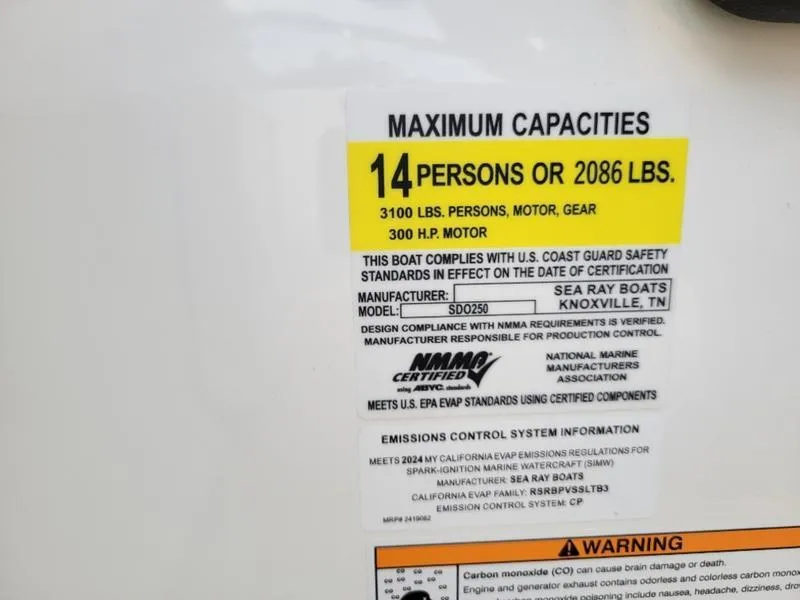Slide: The Image of 2024 Sea Ray SDX 250 Outboard capacity label: 14 persons or 2086 lbs, 300 HP motor. - 14