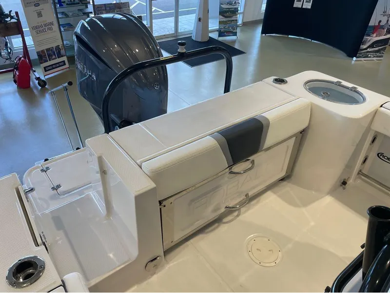 Slide: The Image of Robalo R230 Center Console 2024 - 15
