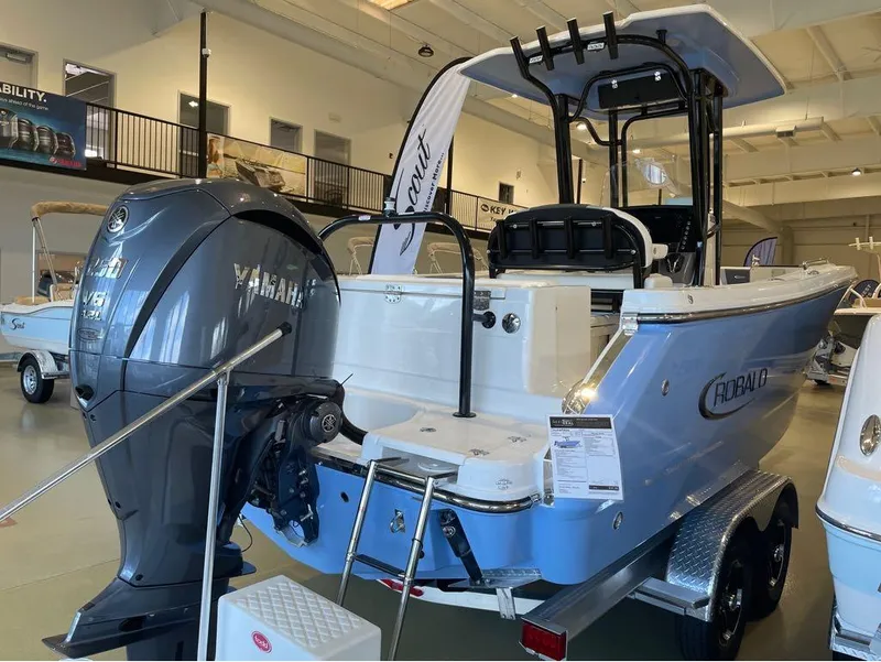 Slide: The Image of Robalo R230 Center Console 2024 - 9