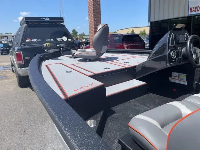 Slide: The Image of Xpress H17 2025 - 3