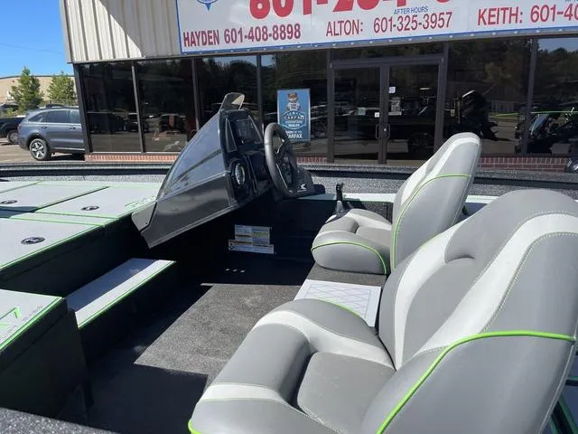 Slide: The Image of Xpress H17 2025 - 8