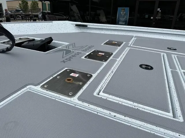 Slide: The Image of Xpress H18C Crappie 2024 - 13