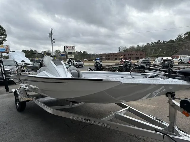 Slide: The Image of Xpress H18C Crappie 2024 - 4