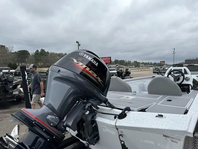 Slide: The Image of Xpress H18C Crappie 2024 - 6