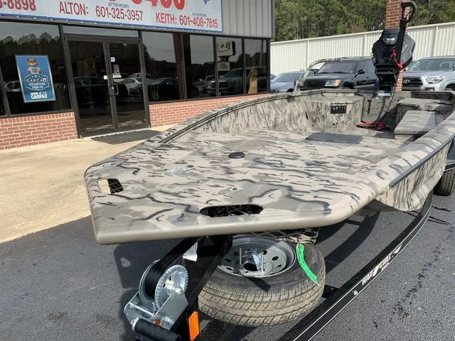 Slide: The Image of War Eagle 750 Gladiator 2026 - 10