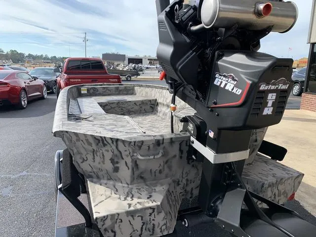 Slide: The Image of War Eagle 750 Gladiator 2026 - 15