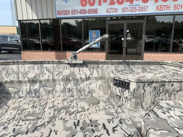 Slide: The Image of War Eagle 750 Gladiator 2026 - 16