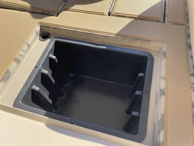 Slide: The Image of Xpress H17 2025 - 17