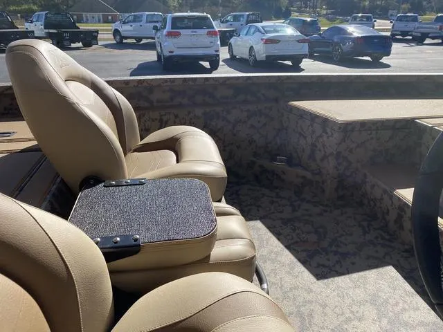 Slide: The Image of Xpress H17 2025 - 19