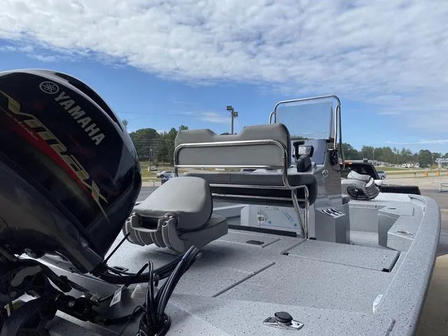 Slide: The Image of Xpress H20B 2024 - 6