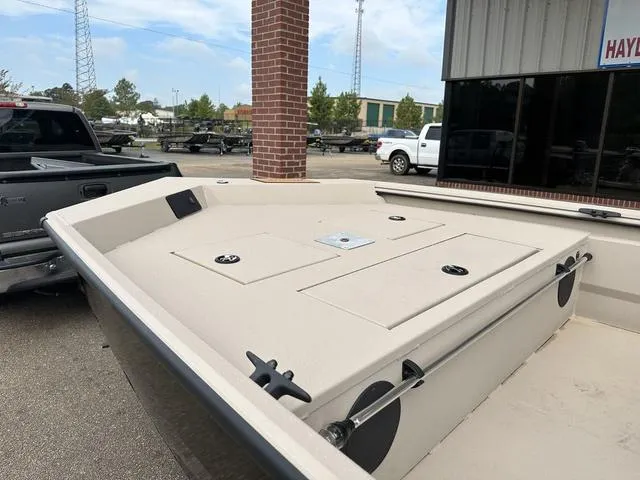 Slide: The Image of Avid 18 Rogue 2025 - 11