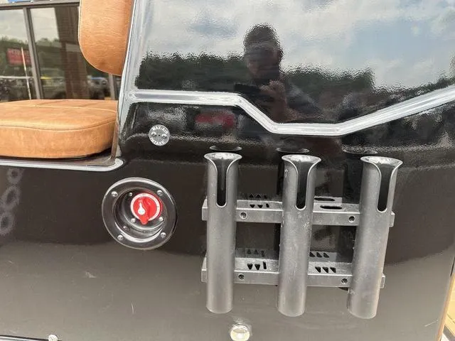 Slide: The Image of Avid 19 FSX 2025 - 7