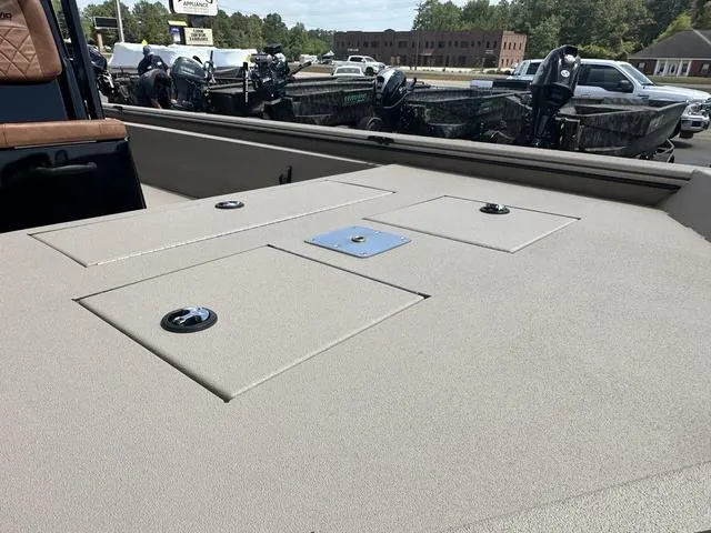 Slide: The Image of Avid 20 Rogue CC 2026 - 5