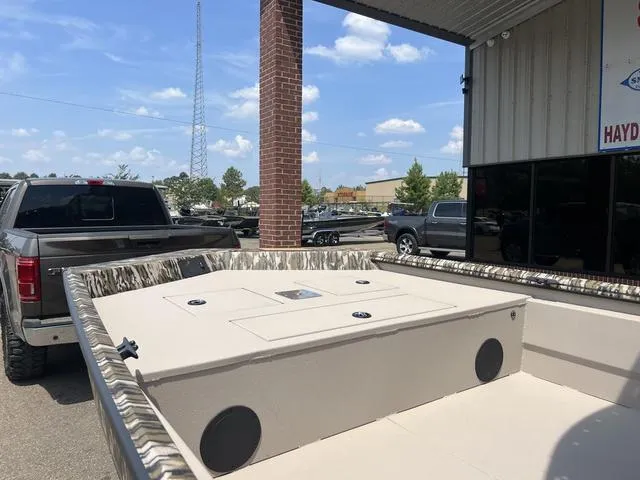 Slide: The Image of Avid 20 ROGUE CC 2024 - 12