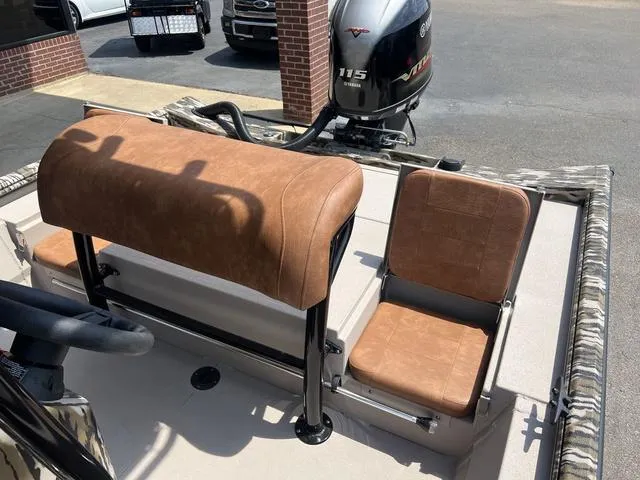 Slide: The Image of Avid 20 ROGUE CC 2024 - 24