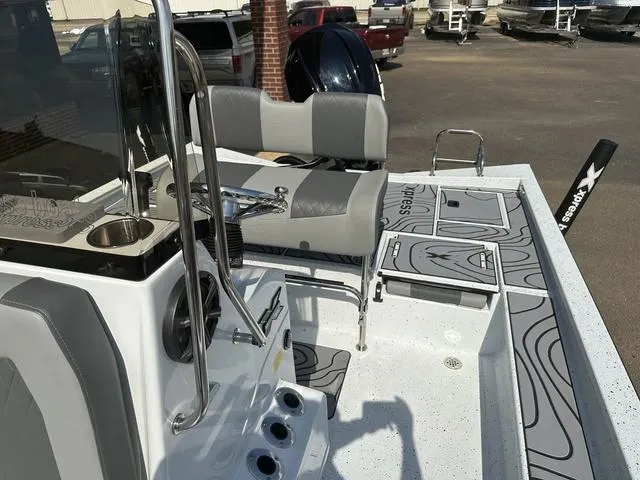 Slide: The Image of Xpress X21B 2025 - 8