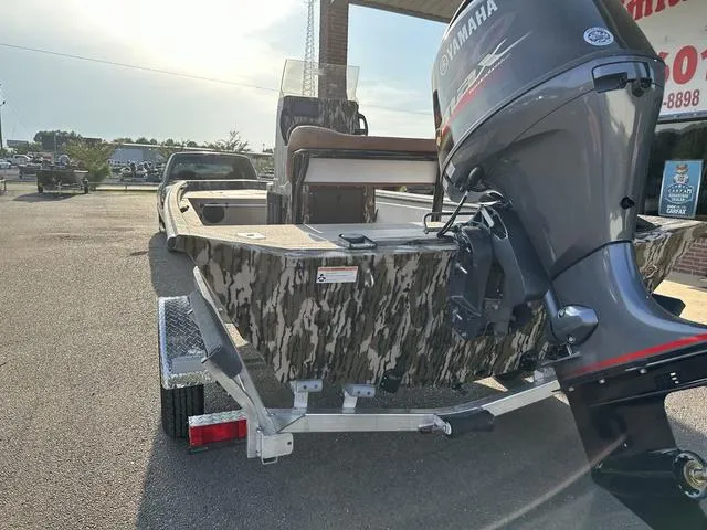 Slide: The Image of Avid 18 Rogue 2026 - 11