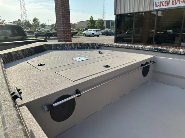 Slide: The Image of Avid 18 Rogue 2026 - 14