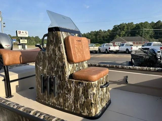 Slide: The Image of Avid 18 Rogue 2026 - 4