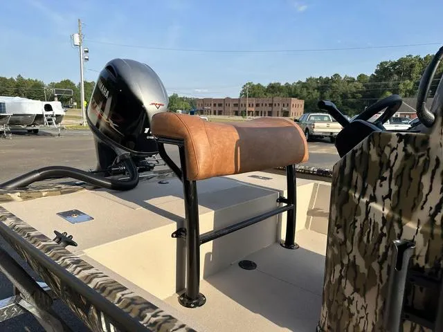 Slide: The Image of Avid 18 Rogue 2026 - 5