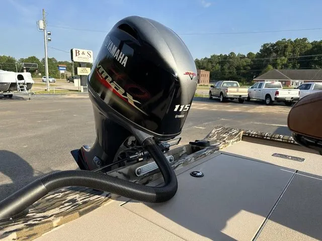 Slide: The Image of Avid 18 Rogue 2026 - 8