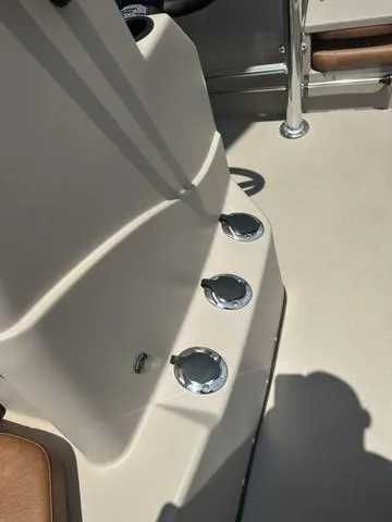 Slide: The Image of Avid 20 ROUGE 2024 - 12