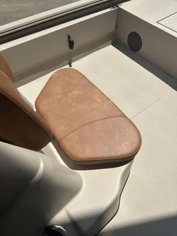 Slide: The Image of Avid 20 ROUGE 2024 - 6