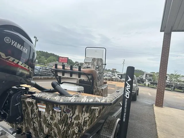 Slide: The Image of Avid 21 Mag 2025 - 15