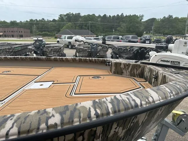 Slide: The Image of Avid 21 Mag 2025 - 4