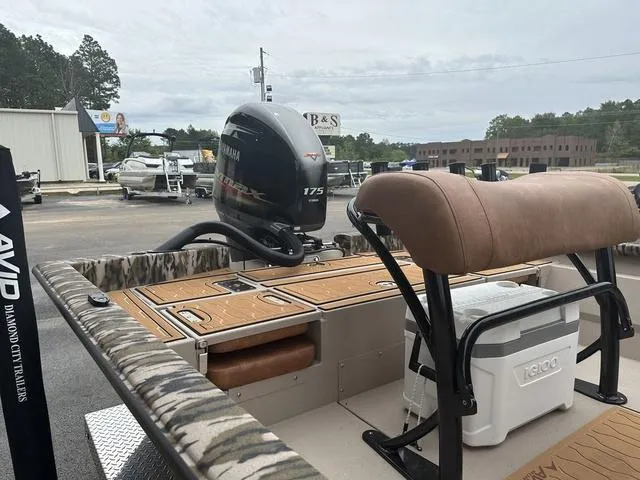 Slide: The Image of Avid 21 Mag 2025 - 8