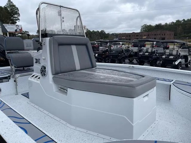 Slide: The Image of Xpress X23B Lounge 2024 - 10