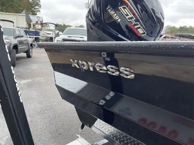 Slide: The Image of Xpress X23B Lounge 2024 - 15